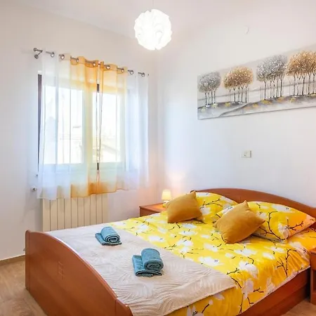 Apartment Mattinna *